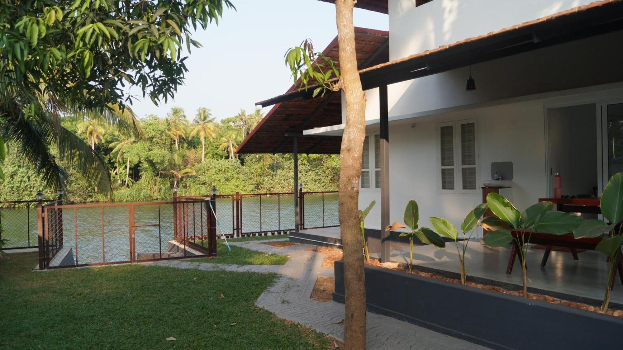 Blue Lake Villa Kollam Dış mekan fotoğraf
